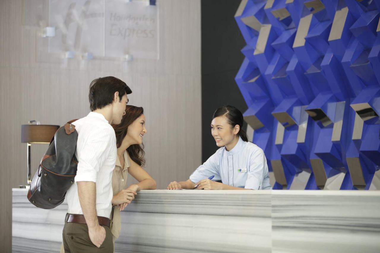 Holiday Inn Express Bengaluru Whitefield Itpl By Ihg Exterior photo