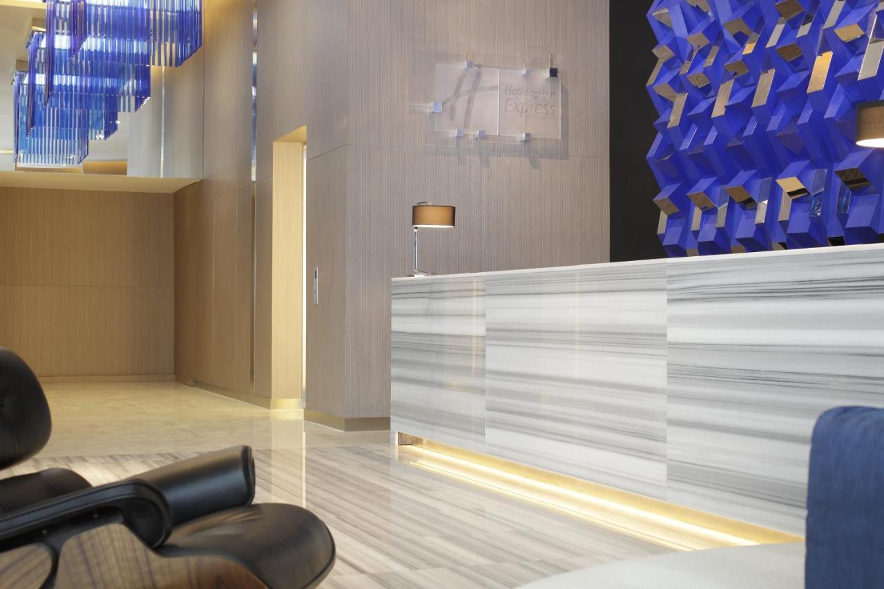 Holiday Inn Express Bengaluru Whitefield Itpl By Ihg Exterior photo