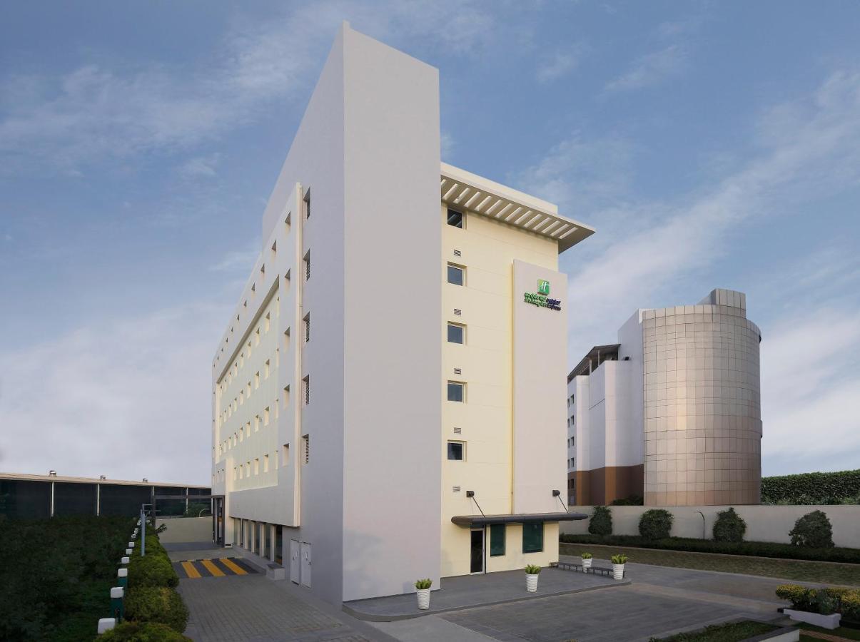 Holiday Inn Express Bengaluru Whitefield Itpl By Ihg Exterior photo