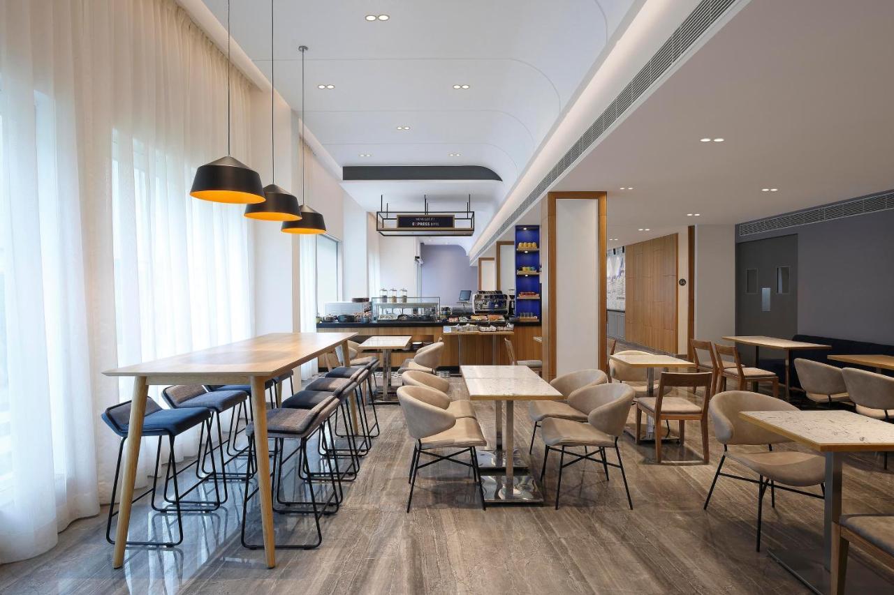 Holiday Inn Express Bengaluru Whitefield Itpl By Ihg Exterior photo